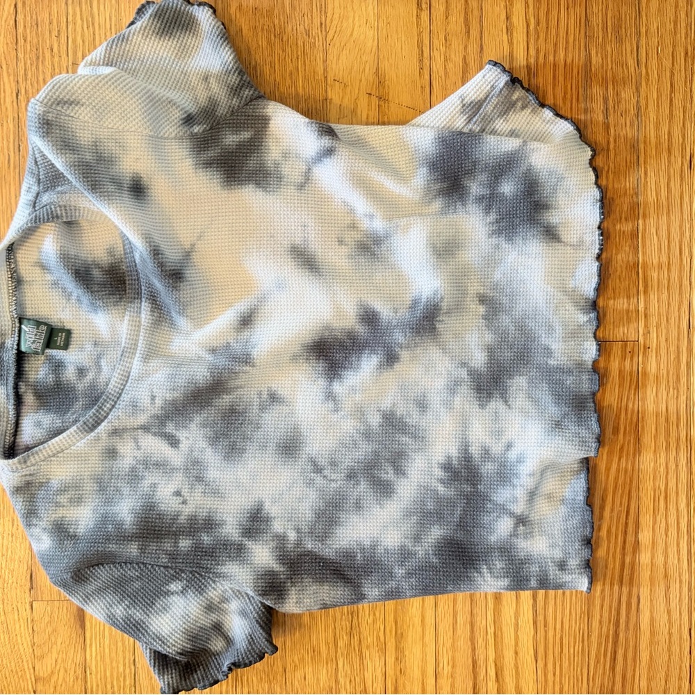 Tie-Dye Black and Grey Short Sleeve Top